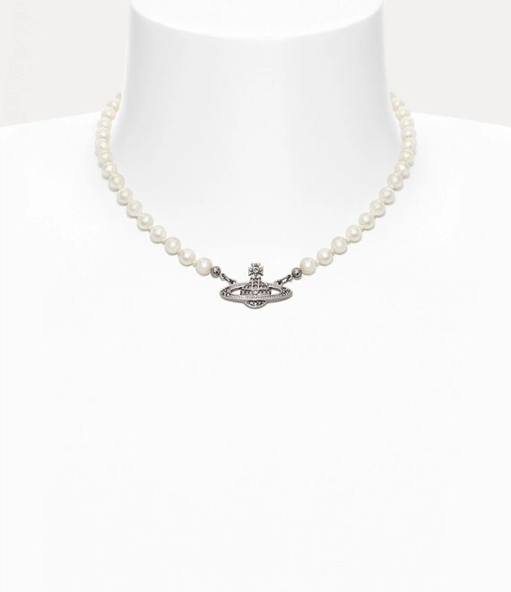 Vivienne Westwood Mini Bas Relief Pearl Choker in platinum/crystal/pearl